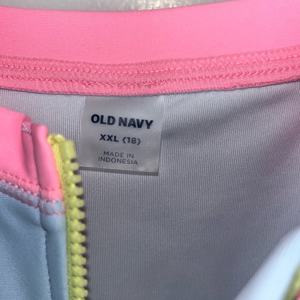 Old Navy Rashguard - Picture 8 of 9